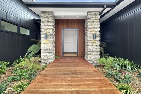 Photo of property in 8 Broadleaf Way, Kinloch, Taupo, 3377