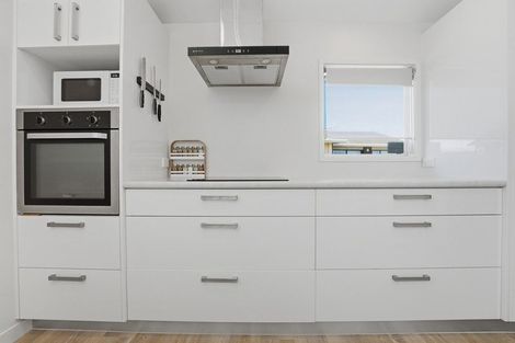 Photo of property in 9 Bronte Place, Whalers Gate, New Plymouth, 4310