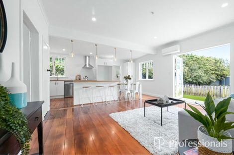 Photo of property in 1-2/6a Pohutukawa Street, Woburn, Lower Hutt, 5010