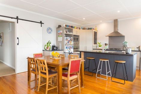 Photo of property in 58 Burns Street, Dannevirke, 4930