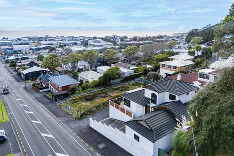 Photo of property in 87 Eliot Street, New Plymouth, 4310