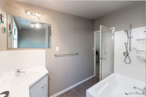 Photo of property in 4 Ashton Warner Way, Whitemans Valley, Upper Hutt, 5371