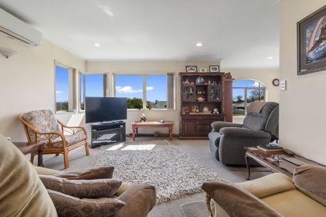 Photo of property in 19 Rowesdale Drive, Ohauiti, Tauranga, 3112