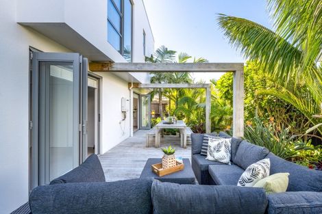 Photo of property in 8 The Parade, Bucklands Beach, Auckland, 2012