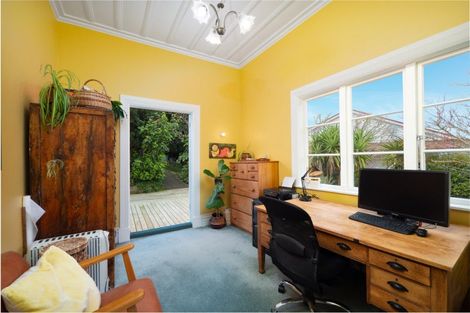 Photo of property in 9 Robertson Street, Russell, 0202