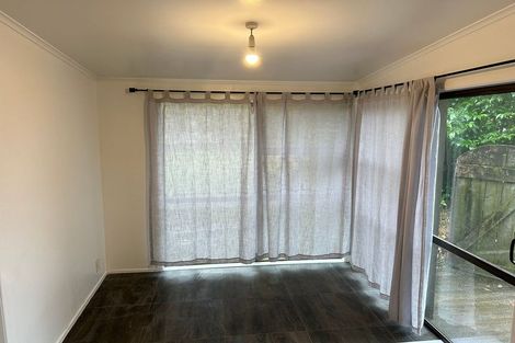 Photo of property in 49 Lauderdale Road, Birkdale, Auckland, 0626