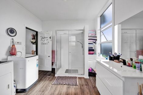 Photo of property in 176 Glover Road, Hawera, 4610