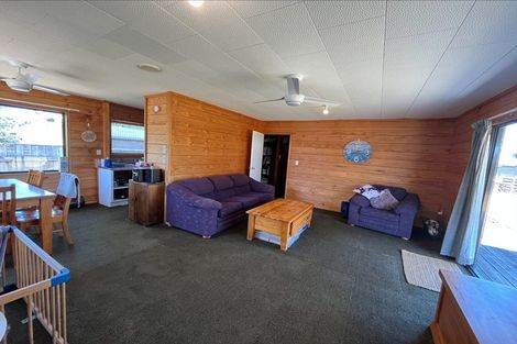 Photo of property in 19 Scott Avenue, Otaki Beach, Otaki, 5512