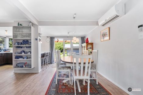 Photo of property in 11 Pinehaven Road, Pinehaven, Upper Hutt, 5019