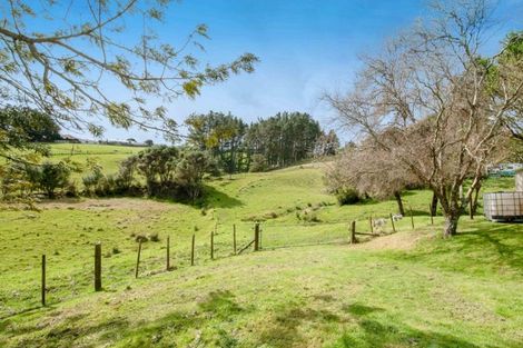 Photo of property in 95 Mangakura Road, Helensville, 0800