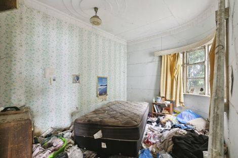 Photo of property in 87 Maupuia Road, Maupuia, Wellington, 6022