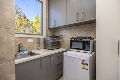 Photo of property in 106 Hillcrest Road, Hatfields Beach, Orewa, 0931