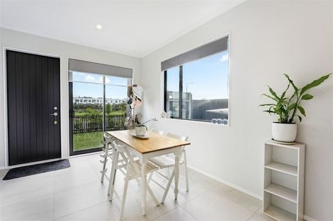 Photo of property in 31 Koura Drive, Red Beach, 0932