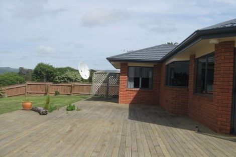 Photo of property in 12 Sycamore Crescent, Fitzherbert, Palmerston North, 4410