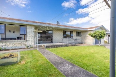 Photo of property in 10 Grange Street, Winton, 9720