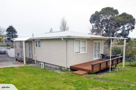 Photo of property in 2/7 Oteha Valley Road, Northcross, Auckland, 0632