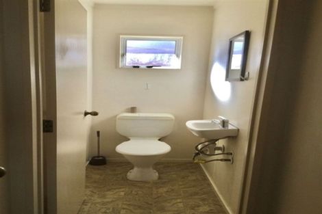 Photo of property in 2/421 Mount Albert Road, Mount Roskill, Auckland, 1041