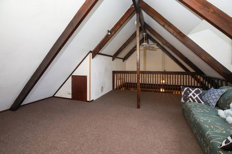 Photo of property in 2 Salmond Place, Dinsdale, Hamilton, 3204