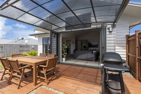 Photo of property in 48 Karamea Street, Whalers Gate, New Plymouth, 4310