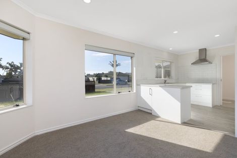 Photo of property in 142 Evans Road, Papamoa Beach, Papamoa, 3118