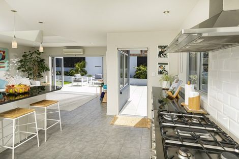 Photo of property in 12 Orne Street, Torbay, Auckland, 0630