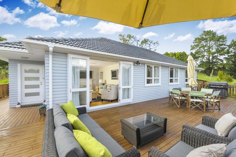 Photo of property in 18 Awarangi Rise, Oratia, Auckland, 0604
