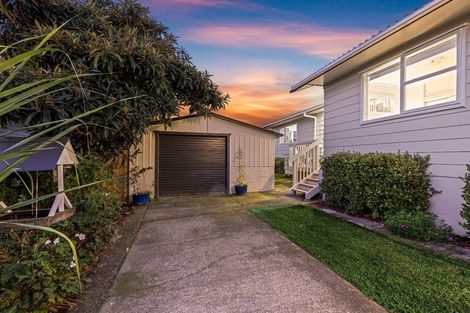 Photo of property in 14a Taioma Crescent, Te Atatu Peninsula, Auckland, 0610