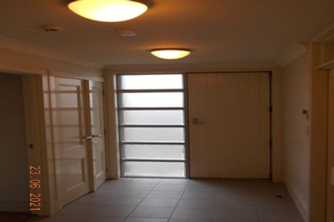 Photo of property in 10 Hawker Street, Mount Victoria, Wellington, 6011