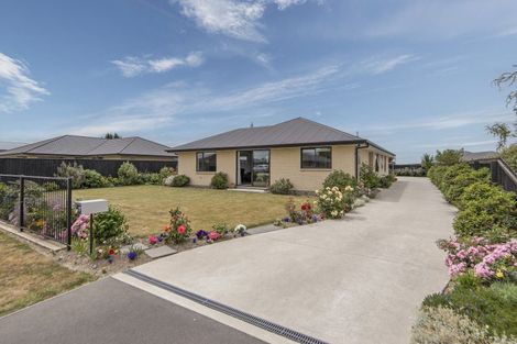 Photo of property in 16 Cressy Place, Darfield, 7510