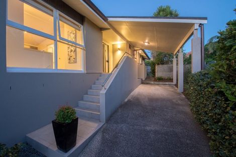 Photo of property in 7 Christensen Place, Forrest Hill, Auckland, 0620