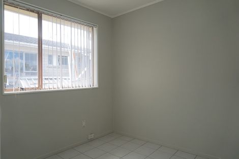 Photo of property in 3/38 Ballater Place, Highland Park, Auckland, 2010