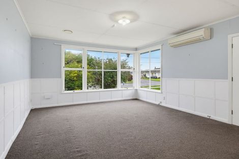 Photo of property in 12 Holland Crescent, Bulls, 4818