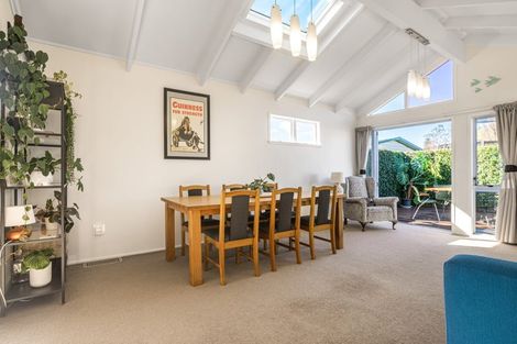 Photo of property in 10 Dalry Place, Mangere Bridge, Auckland, 2022