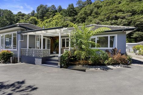 Photo of property in 710 Main Road North, Te Marua, Upper Hutt, 5018