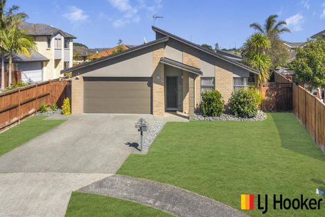 Photo of property in 13 Girvan Terrace, Wattle Downs, Auckland, 2103