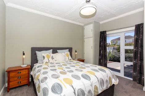 Photo of property in 11 Bulteel Street, New Plymouth, 4310