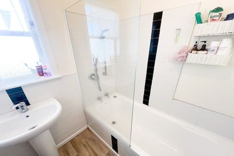 Photo of property in 34 James Street, Dannevirke, 4930