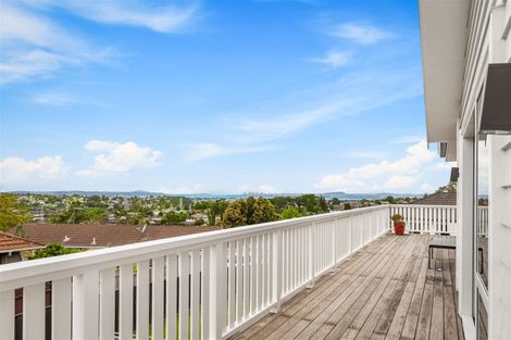 Photo of property in 22a Raelene Place, Massey, Auckland, 0614