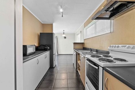 Photo of property in 9b Lyn Grove, Papamoa Beach, Papamoa, 3118