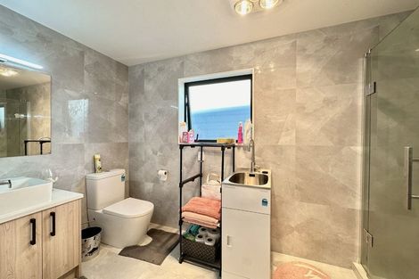 Photo of property in 30 Parahau Road, Papakura, 2110