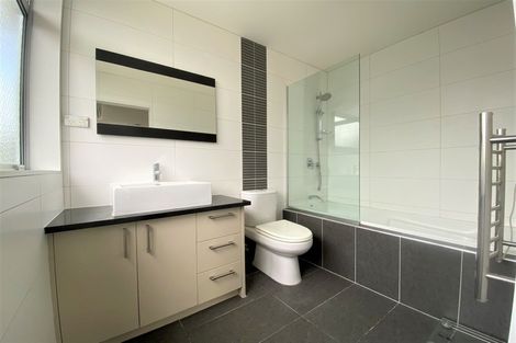 Photo of property in 20a Eversleigh Road, Belmont, Auckland, 0622