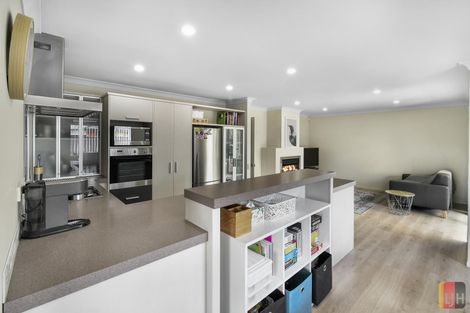 Photo of property in 13 Girvan Terrace, Wattle Downs, Auckland, 2103