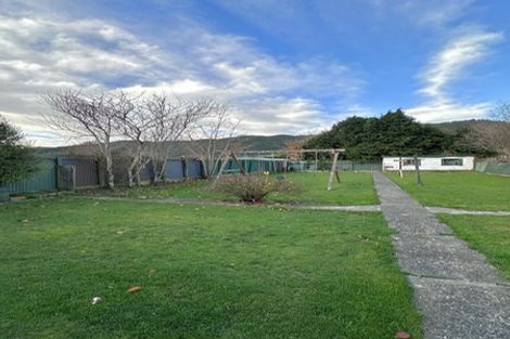 Photo of property in 64 Wellington Road, Wainuiomata, Lower Hutt, 5014