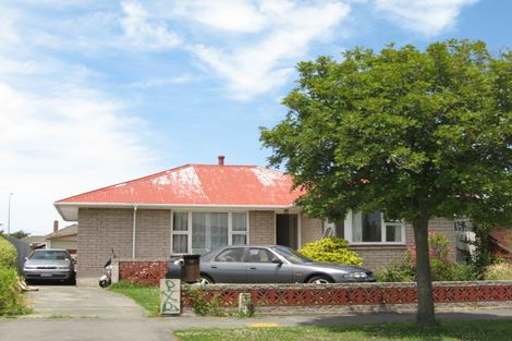 Photo of property in 18 Tenby Place, Avondale, Christchurch, 8061