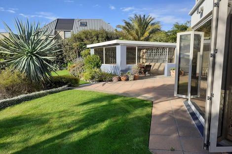 Photo of property in 76 Glenstrae Road, Redcliffs, Christchurch, 8081