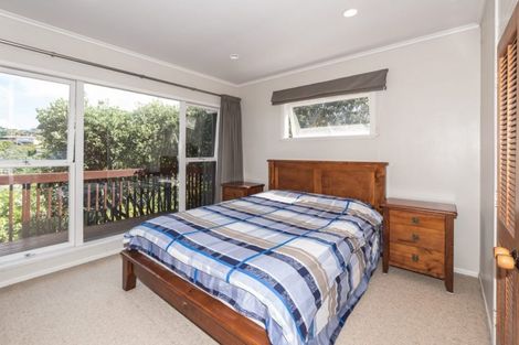 Photo of property in 16 Glamorgan Drive, Torbay, Auckland, 0630