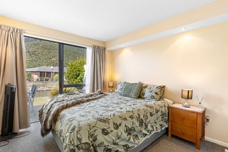 Photo of property in 10/45 Beach Road, Waikawa, Picton, 7220