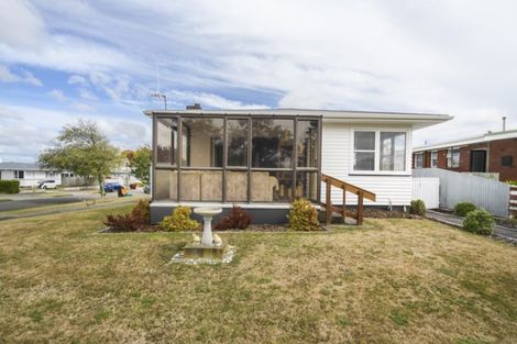 Photo of property in 10 Wairau Place, Kelvin Grove, Palmerston North, 4414