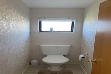 Photo of property in 1/994 Beach Road, Torbay, Auckland, 0630