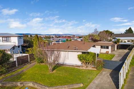 Photo of property in 24 Hillcrest Drive, Kelvin Grove, Palmerston North, 4414